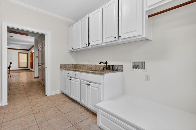 5308 Quaker Ridge Court, College Station, TX 77845