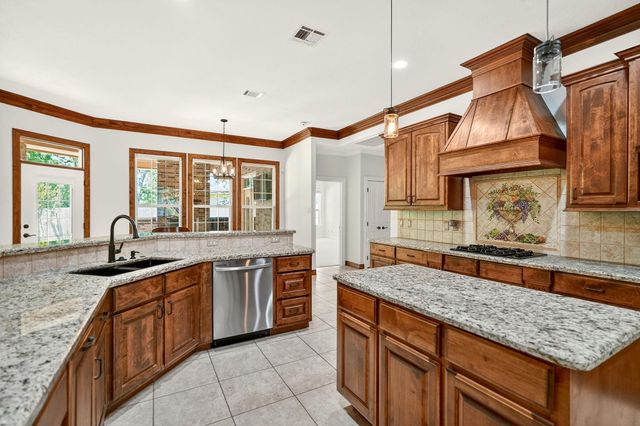 5308 Quaker Ridge Court, College Station, TX 77845