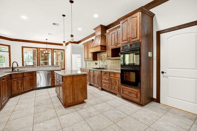 5308 Quaker Ridge Court, College Station, TX 77845