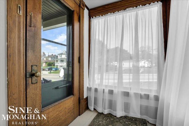 1337 Oakland Avenue, Saint Clair, MI 48079