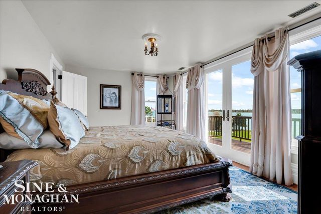 1337 Oakland Avenue, Saint Clair, MI 48079