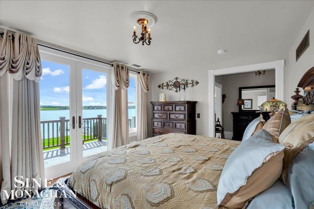 1337 Oakland Avenue, Saint Clair, MI 48079