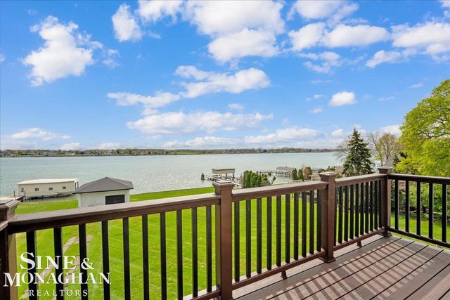 1337 Oakland Avenue, Saint Clair, MI 48079