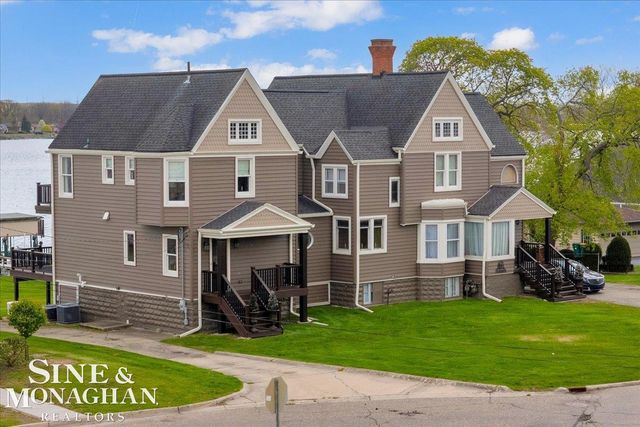 1337 Oakland Avenue, Saint Clair, MI 48079