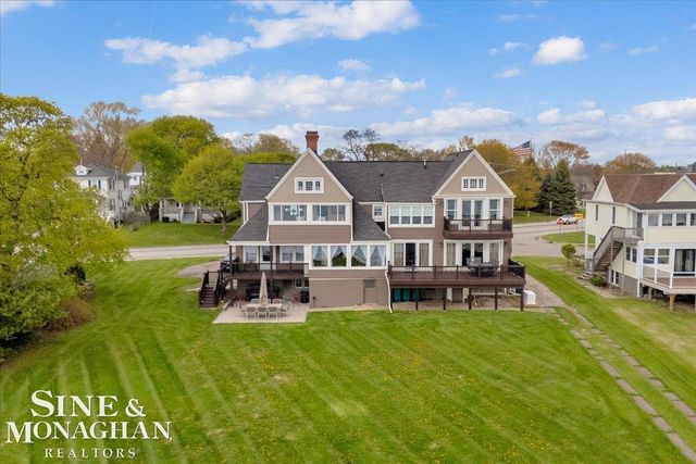 1337 Oakland Avenue, Saint Clair, MI 48079