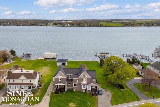 1337 Oakland Avenue, Saint Clair, MI 48079