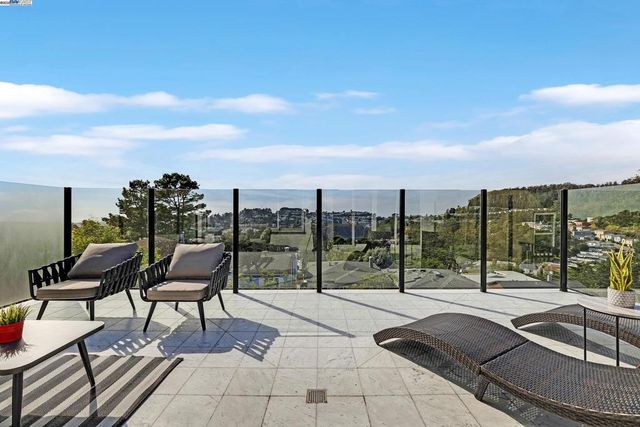 105 Skyview Way, San Francisco, CA 94131
