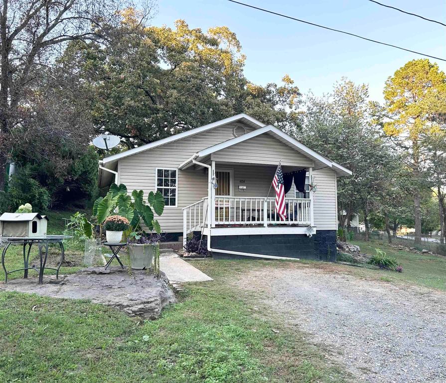 406 W Clinton Street, Heber Springs, AR 72543