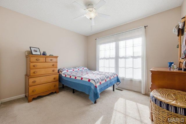 1138 Silo Bend Drive 327A, Wentzville, MO 63385