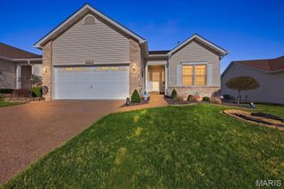 1138 Silo Bend Drive 327A, Wentzville, MO 63385