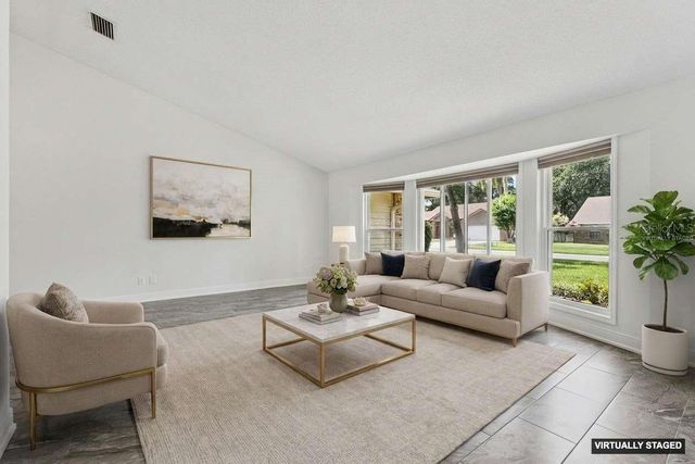 2418 SWEETWATER COUNTRY CLUB PLACE DRIVE, Apopka, FL 32712