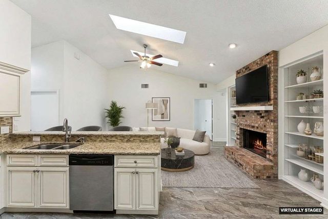 2418 SWEETWATER COUNTRY CLUB PLACE DRIVE, Apopka, FL 32712