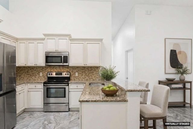 2418 SWEETWATER COUNTRY CLUB PLACE DRIVE, Apopka, FL 32712