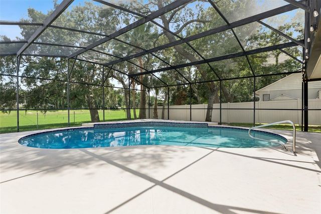 2418 SWEETWATER COUNTRY CLUB PLACE DRIVE, Apopka, FL 32712