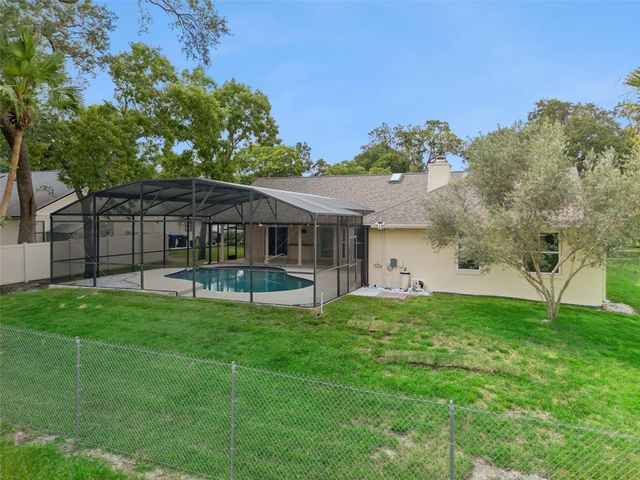2418 SWEETWATER COUNTRY CLUB PLACE DRIVE, Apopka, FL 32712