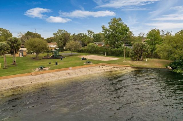 2418 SWEETWATER COUNTRY CLUB PLACE DRIVE, Apopka, FL 32712