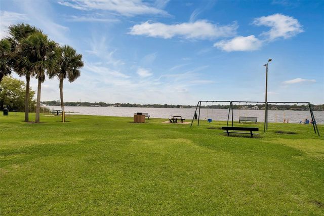 2418 SWEETWATER COUNTRY CLUB PLACE DRIVE, Apopka, FL 32712