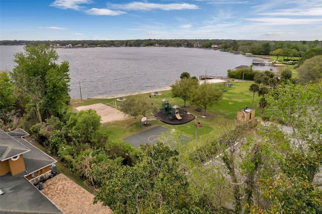 2418 SWEETWATER COUNTRY CLUB PLACE DRIVE, Apopka, FL 32712