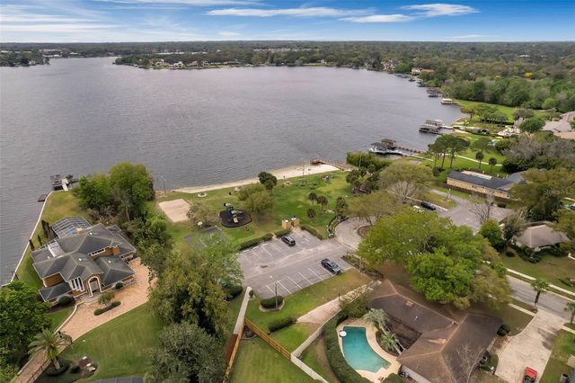 2418 SWEETWATER COUNTRY CLUB PLACE DRIVE, Apopka, FL 32712