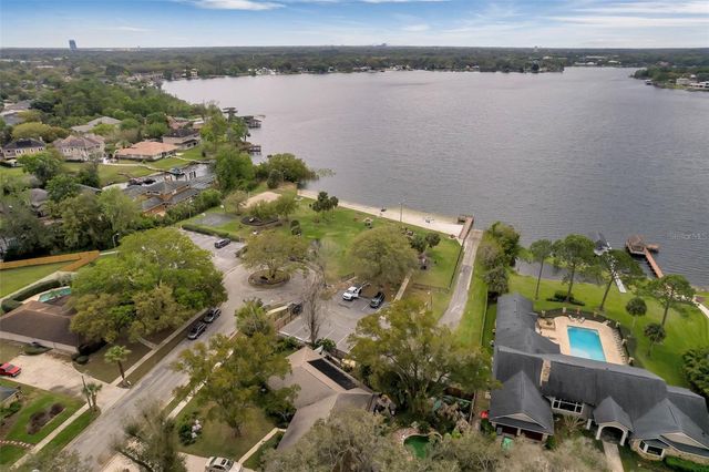 2418 SWEETWATER COUNTRY CLUB PLACE DRIVE, Apopka, FL 32712