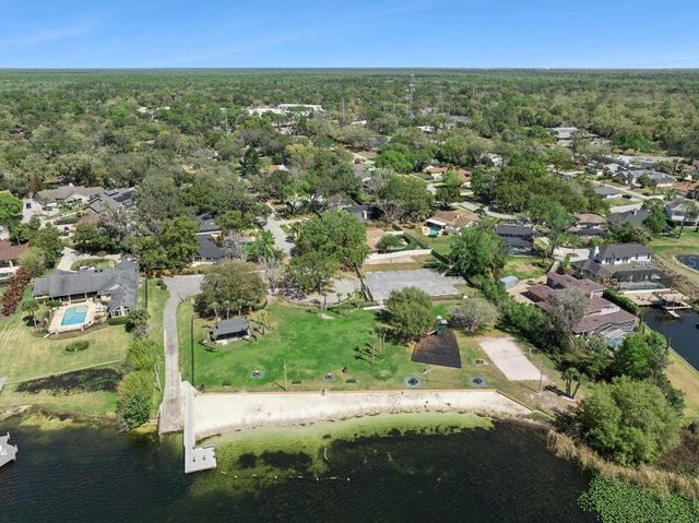 2418 SWEETWATER COUNTRY CLUB PLACE DRIVE, Apopka, FL 32712