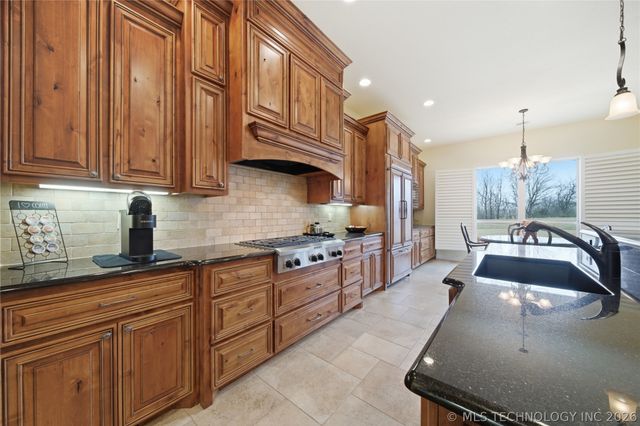 35 Woodcreek, Pryor, OK 74361