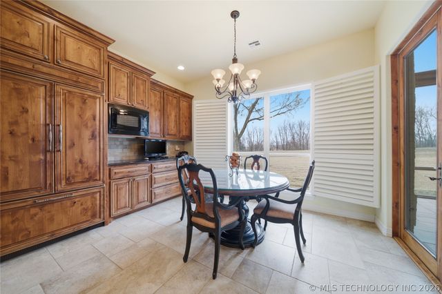 35 Woodcreek, Pryor, OK 74361