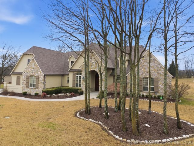 35 Woodcreek, Pryor, OK 74361