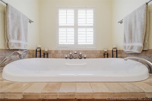 35 Woodcreek, Pryor, OK 74361