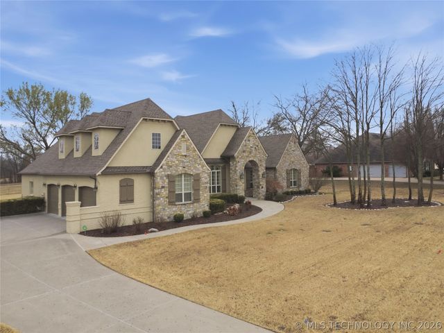 35 Woodcreek, Pryor, OK 74361
