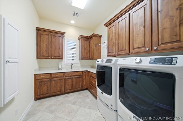 35 Woodcreek, Pryor, OK 74361