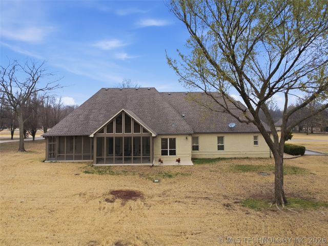 35 Woodcreek, Pryor, OK 74361