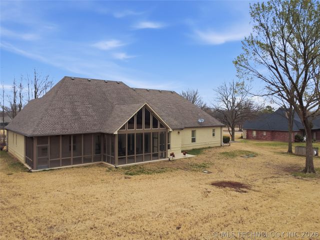 35 Woodcreek, Pryor, OK 74361
