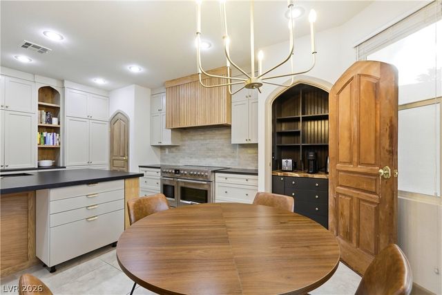9404 Forest Edge Avenue, Las Vegas, NV 89149