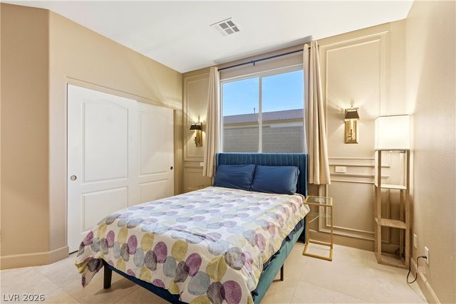 9404 Forest Edge Avenue, Las Vegas, NV 89149