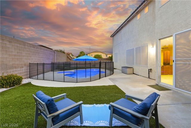 9404 Forest Edge Avenue, Las Vegas, NV 89149
