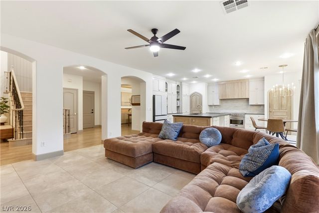 9404 Forest Edge Avenue, Las Vegas, NV 89149