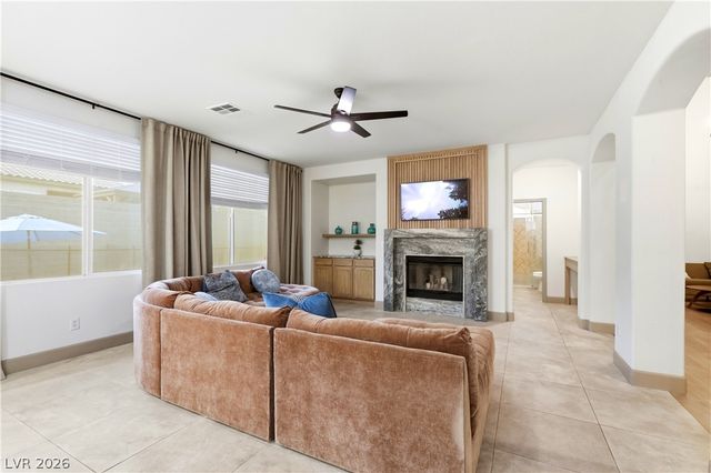 9404 Forest Edge Avenue, Las Vegas, NV 89149