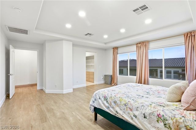9404 Forest Edge Avenue, Las Vegas, NV 89149