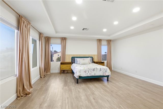 9404 Forest Edge Avenue, Las Vegas, NV 89149