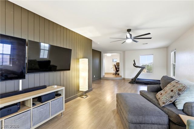 9404 Forest Edge Avenue, Las Vegas, NV 89149