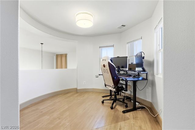 9404 Forest Edge Avenue, Las Vegas, NV 89149