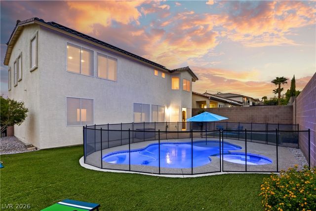 9404 Forest Edge Avenue, Las Vegas, NV 89149