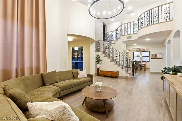 9404 Forest Edge Avenue, Las Vegas, NV 89149