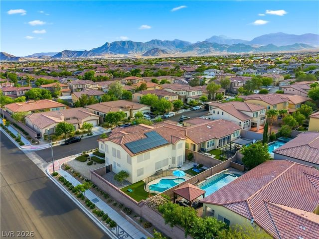 9404 Forest Edge Avenue, Las Vegas, NV 89149