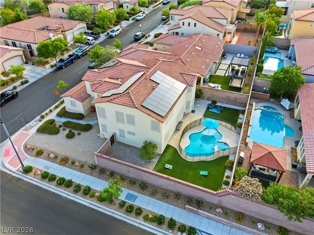9404 Forest Edge Avenue, Las Vegas, NV 89149