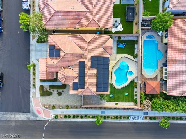 9404 Forest Edge Avenue, Las Vegas, NV 89149