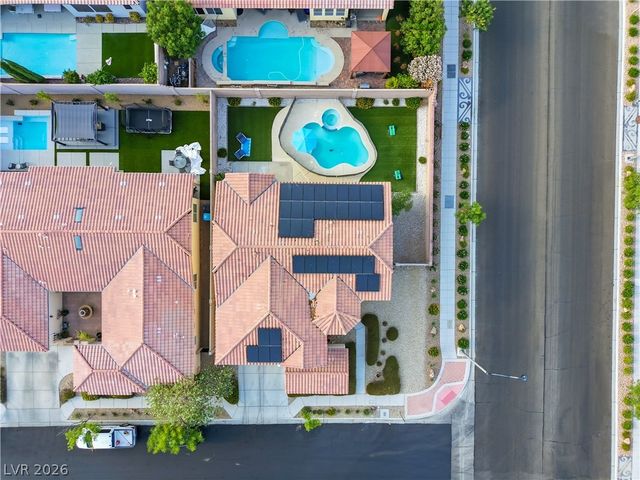 9404 Forest Edge Avenue, Las Vegas, NV 89149