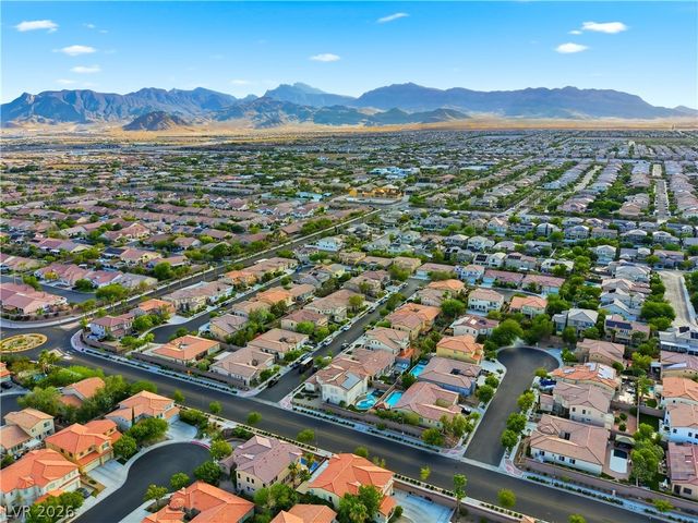 9404 Forest Edge Avenue, Las Vegas, NV 89149