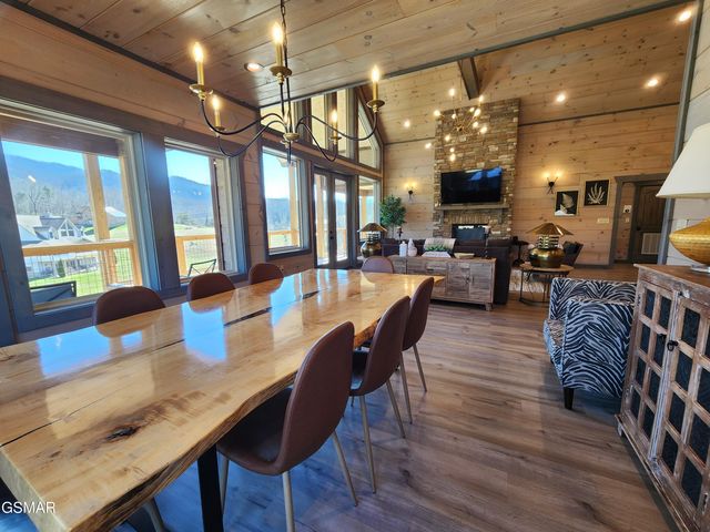 3598 Sugar Tree Dr Drive, Sevierville, TN 37862